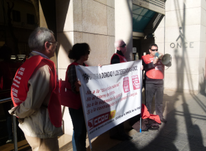 Imatge de la protesta aquest matí a ONCE Tarragona