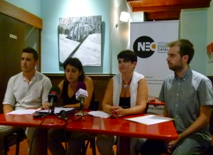 Els membres d'Avancem i NECat al Cafè la Cantonada de Tarragona. Foto: Joan Marc Salvat