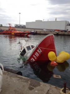 La barca enfonsada. Foto Salvament Marítim