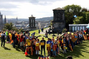 L'ANC-Escòcia ha organitzat aquest dissabte un assaig de la 'V' de la Diada a Edimburg 